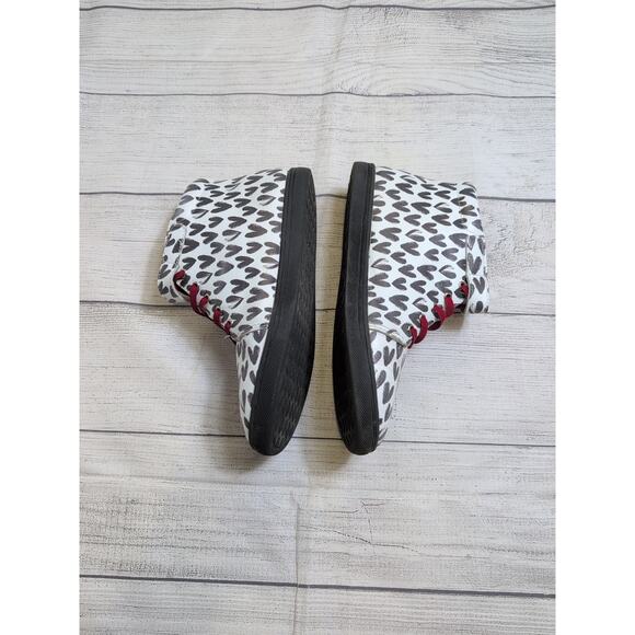 6 Little Penguin Black Heart Boots - Picture 3 of 8